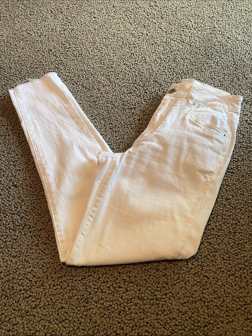 Classic White Skinny Jeans for Women — Stretch Comfort